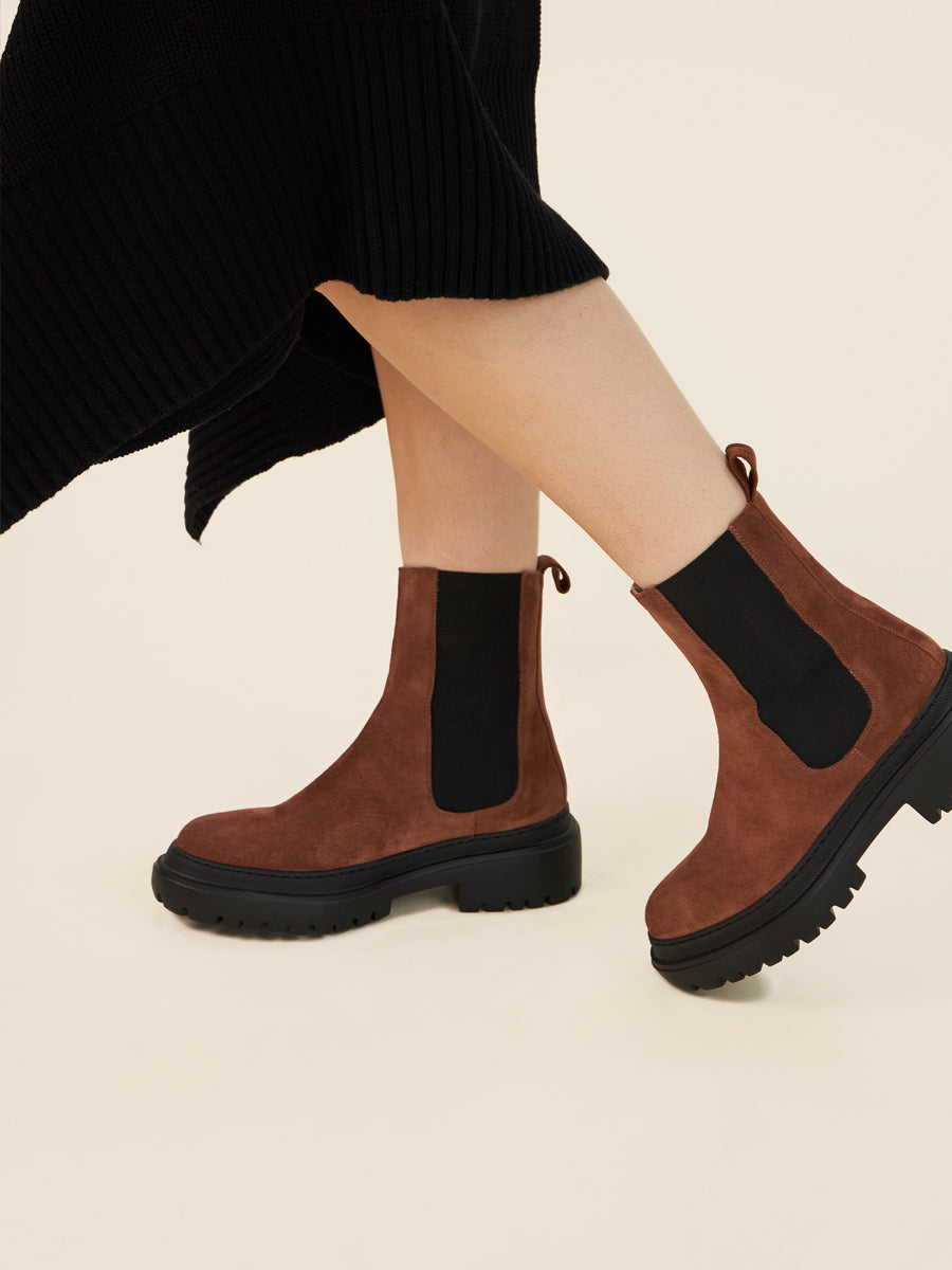 Model wearing the Maguire Corticella Chunky Boots handmade in Italy in color Slate