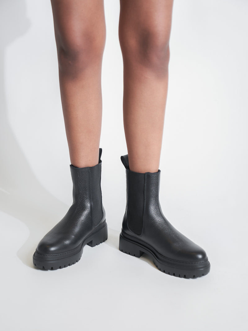 Cortina Black Lined Boot