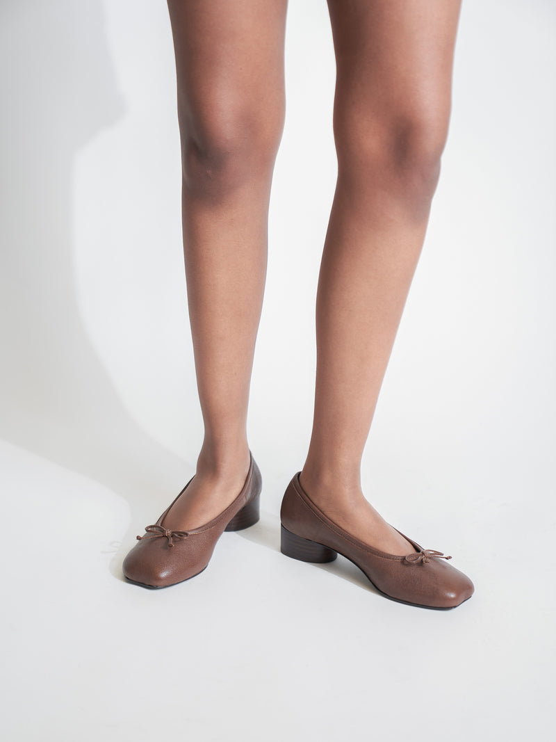 Jaca Brown Ballerina