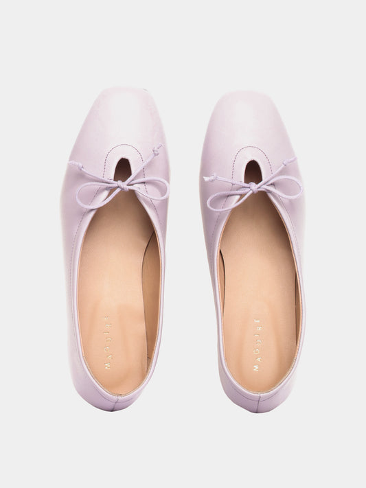 Lilac leather ballerina flats with a lilac bow