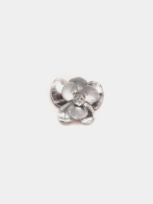 Silver metallic flower shoe clip