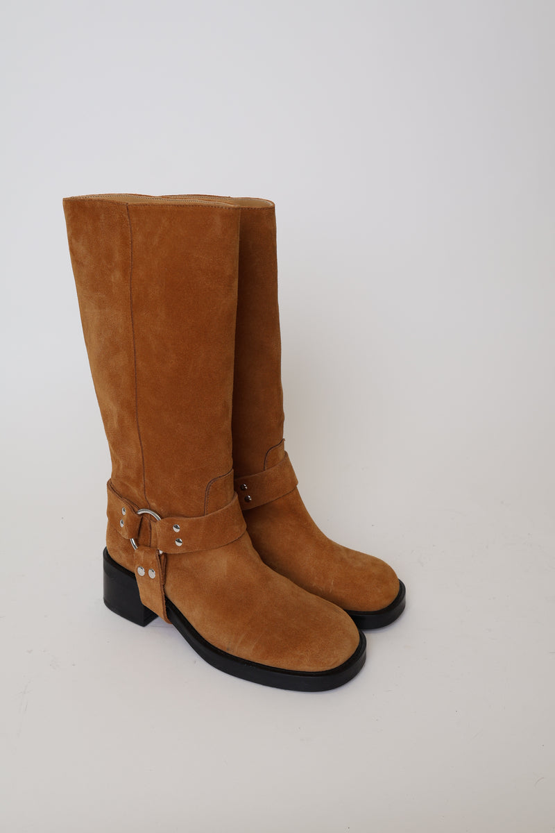 Floor Model Lucca Honey Suede 38