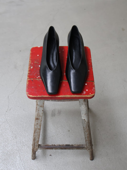 Mariana Black Pump